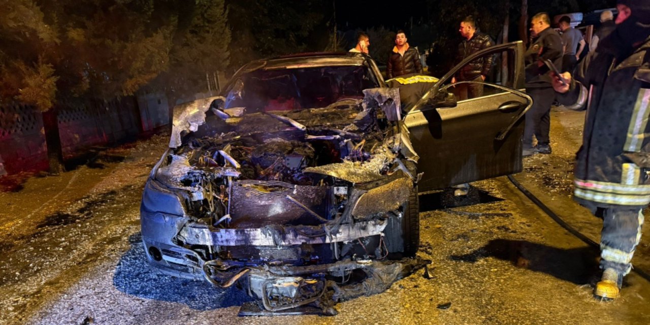 Konya’da seyir halindeki otomobil alev aldı