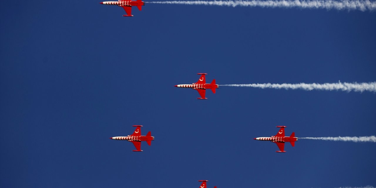 Türk’ün gururu göklere taştı