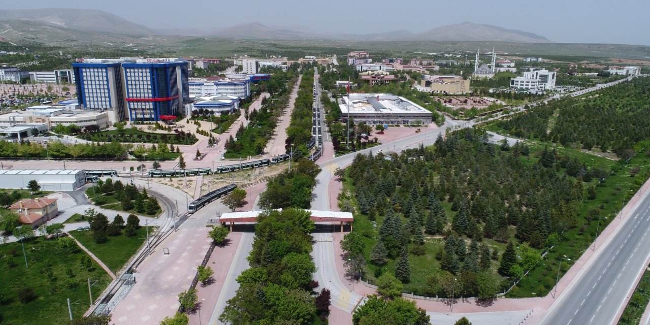 Selçuk Üniversitesi’nden bir isme yasak kararı