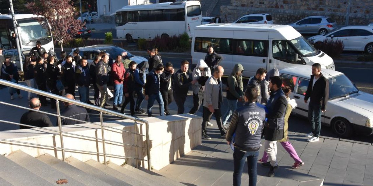 Öğretmenlik okuyordu, çete lideri oldu! Konya dahil 19 ildeki 100 milyonluk vurgunda ilk karar