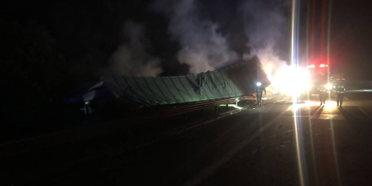 TIR alev alev yandı! TEM Otoyolu’nda korkutan kaza