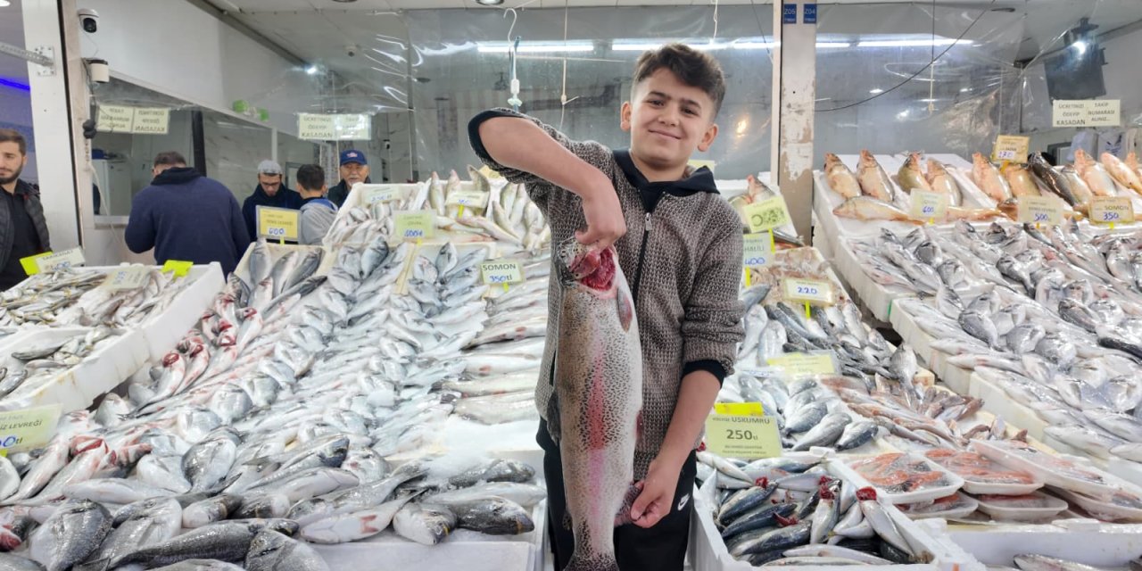 Konya’da balık tezgahları bereketlendi, fiyatlar düştü