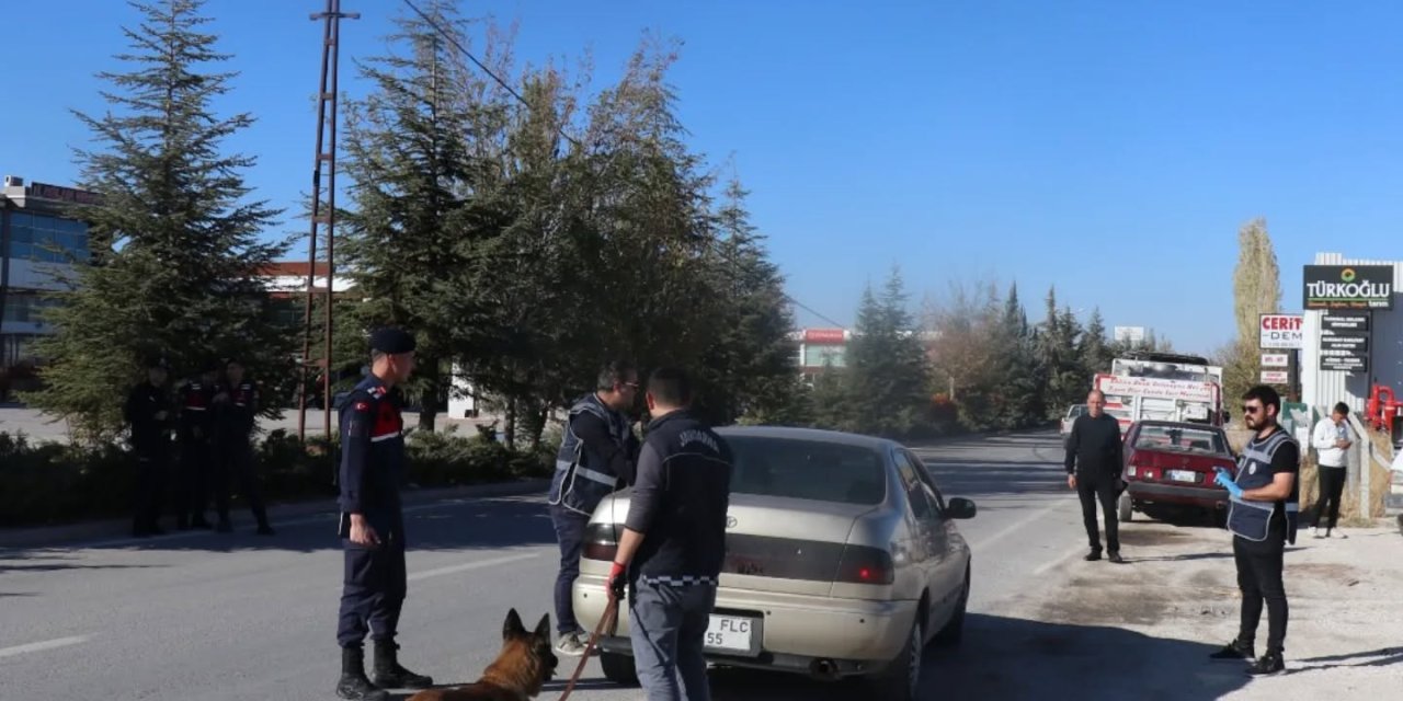 Konya’da polis ve jandarmadan ortak uyuşturucu denetimi