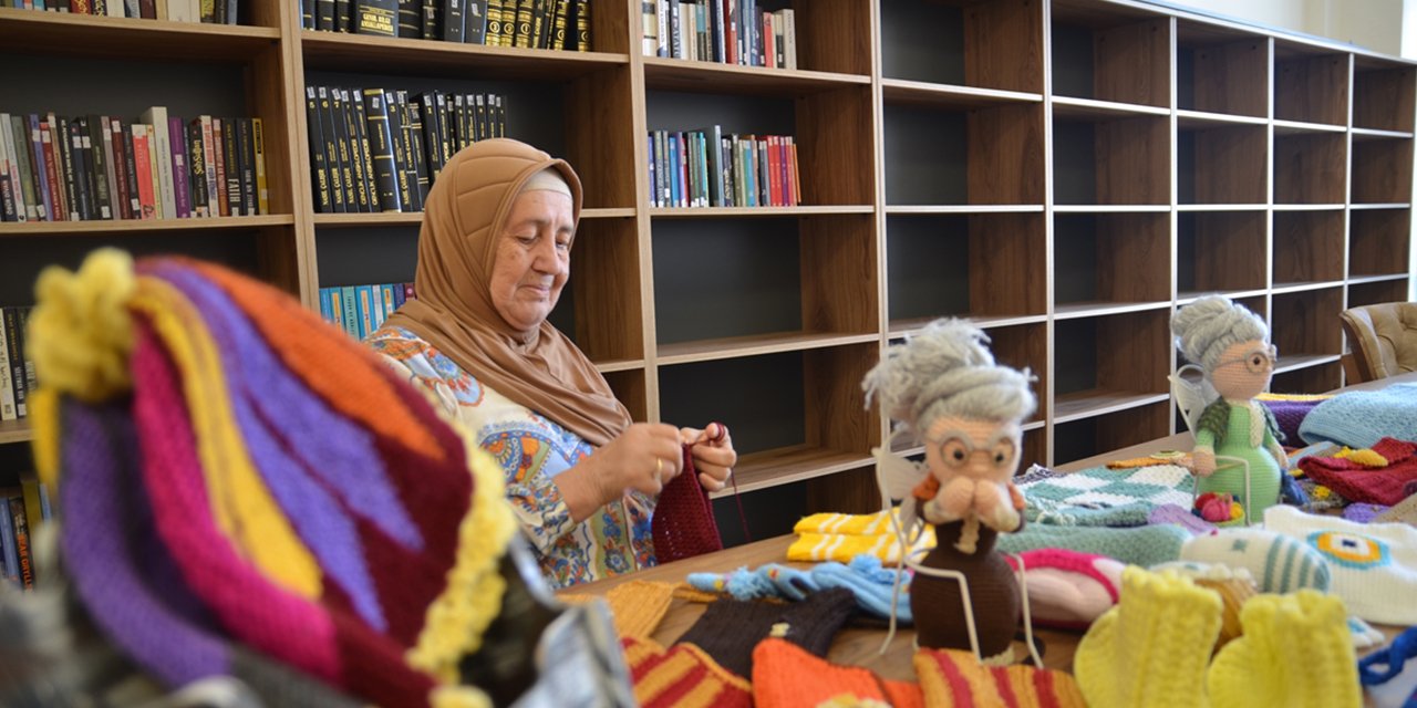 Konya’nın “Örgücü Bayan”ı el emeğini kaldığı huzurevine adadı