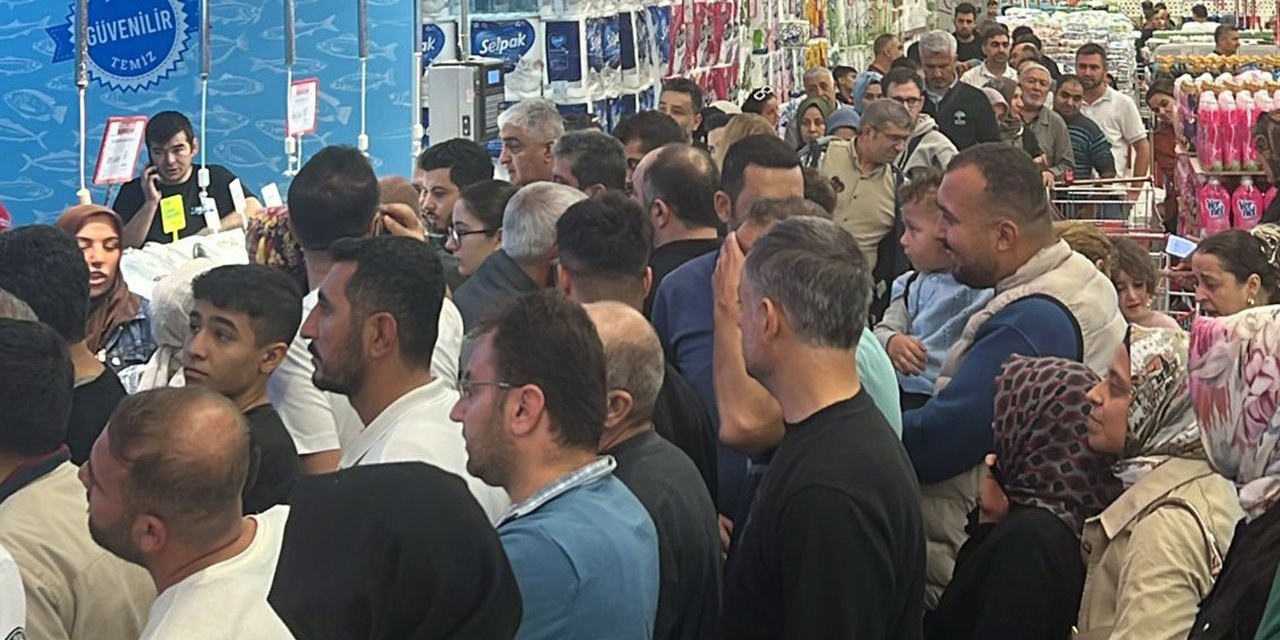 Kilosu 50 liraya düştü, duyan markete akın etti