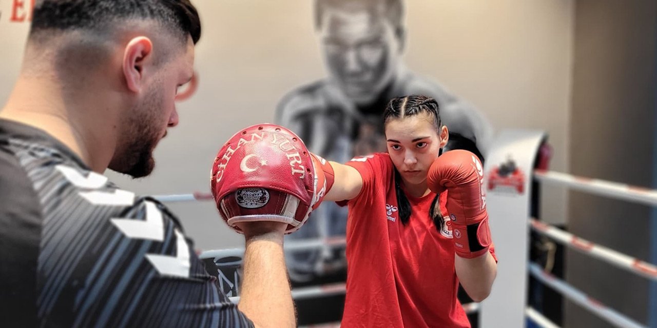 Milli boksör Ayşenur, annesine rağmen şampiyon oldu