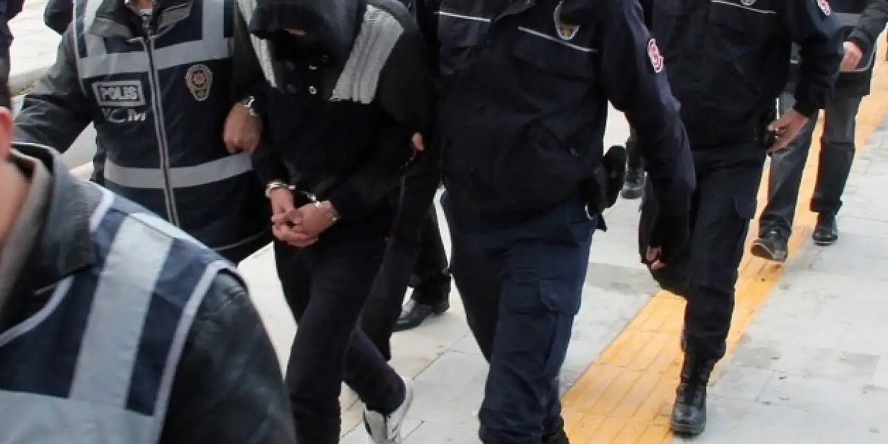 Fal, büyü ve muska tuzağıyla dolandırdılar! 62 kişi yakalandı