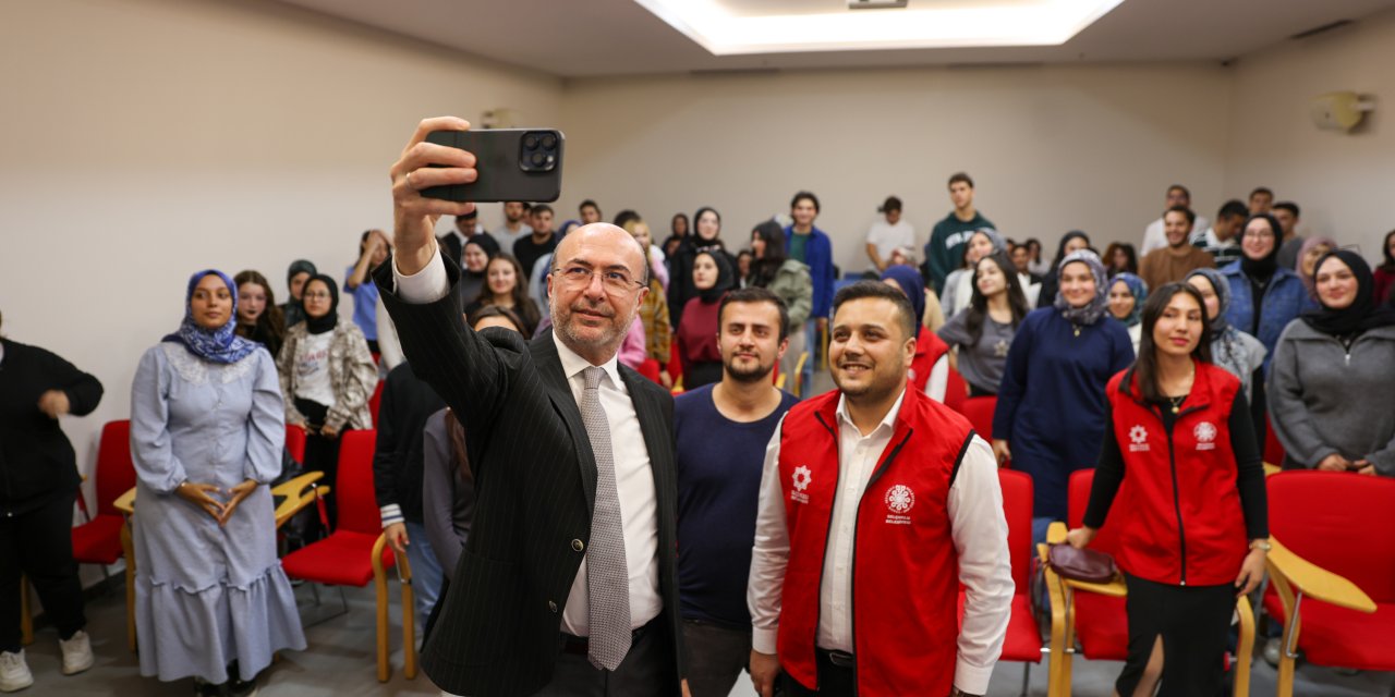 Başkan Pekyatırmacı Selçuklu’da gençlerle buluştu