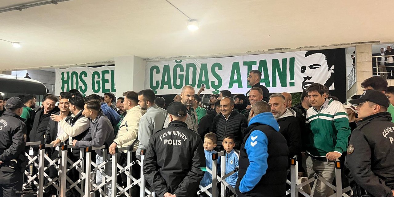 Konyaspor'un yeni teknik direktörü coşkuyla karşılandı