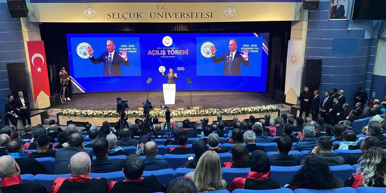 Selçuk Üniversitesi’nde yeni akademik yıl Bakan Yerlikaya ile başladı