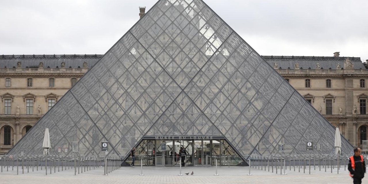 Louvre Müzesi’ni soyanlardan biri Youtuber çıktı
