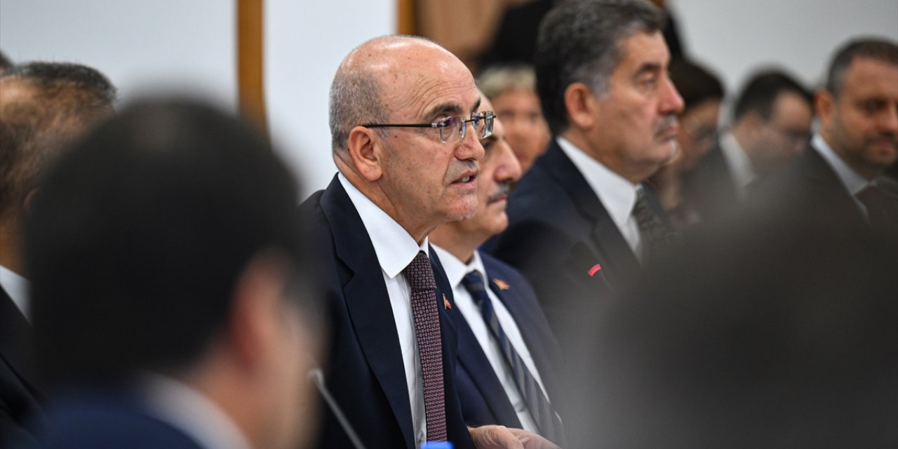 Mehmet Şimşek, vergi ve harçlarda indirim sinyali verdi