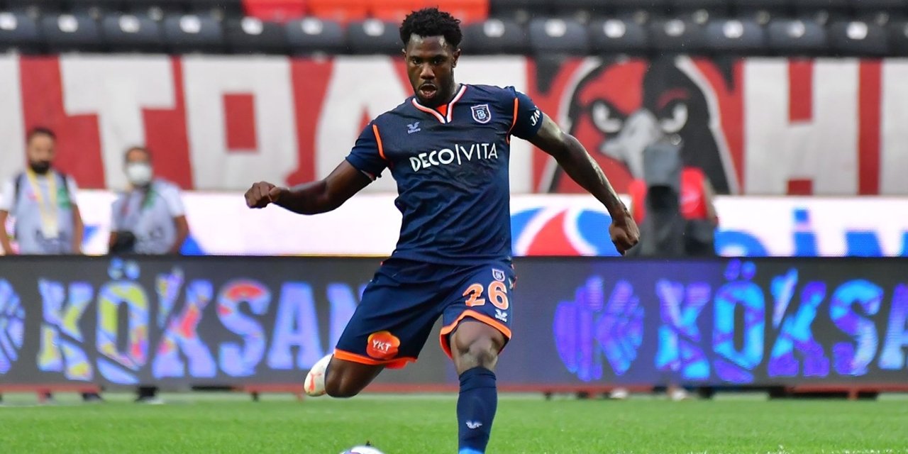 Süper Lig’de oynamıştı, adı da yaşı da sahte çıktı! Gözaltına alındı