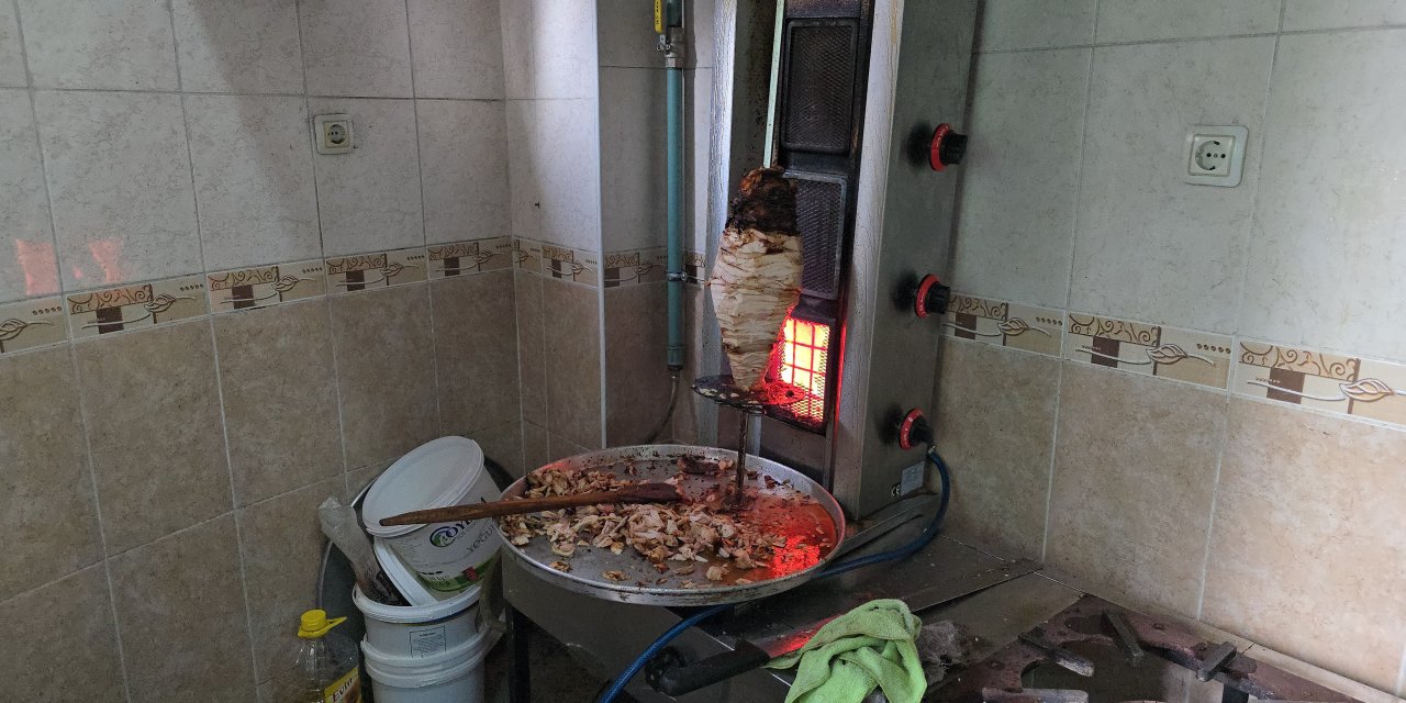 Yardım etkinliğindeki dönerden 28 öğrenci zehirlendi