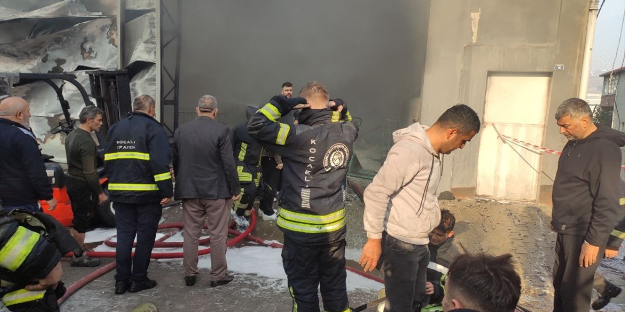 Parfüm deposunda yangın faciası! 6 kişi hayatını kaybetti