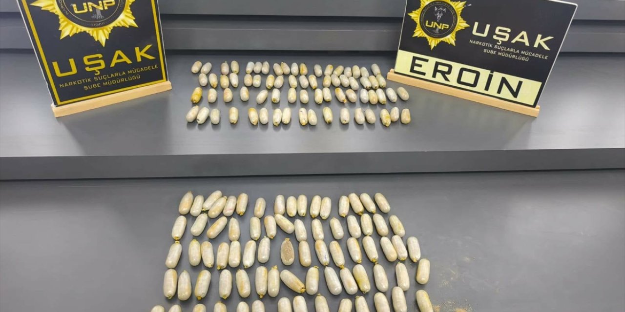 1 kilo uyuşturucuyu yutarak taşımaya kalktılar