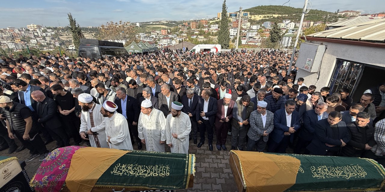 Kozmetik yangınında hayatını kaybedenlere son veda