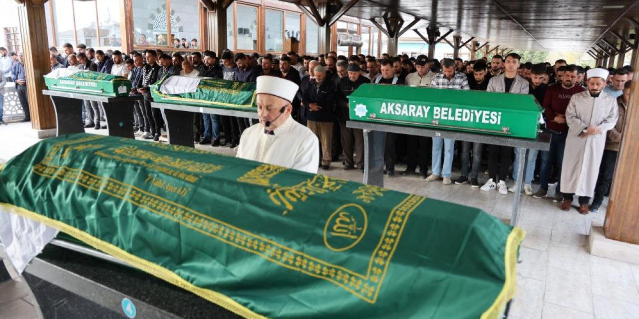 Tarifsiz acı! Kaza kurbanı 4 kişi dualarla toprağa verildi