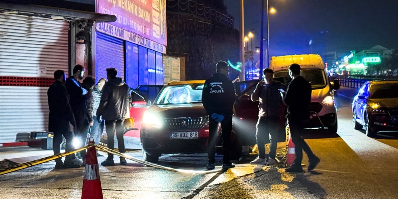 Seyir halindeki otomobilde arkadaşlarını kurşun yağmuruna tuttu! 2 ölü, 1 yaralı var