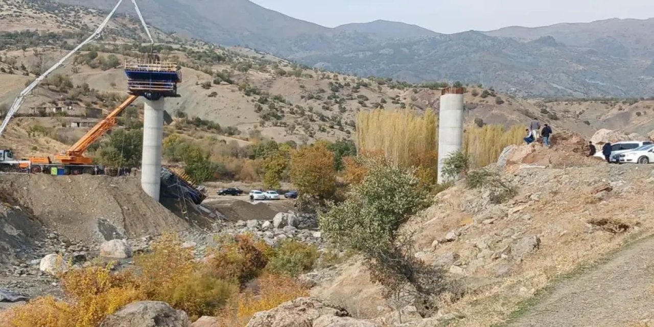 Köprü inşaatı çöktü! 3 işçi öldü, 2 kişi yaralı kurtarıldı