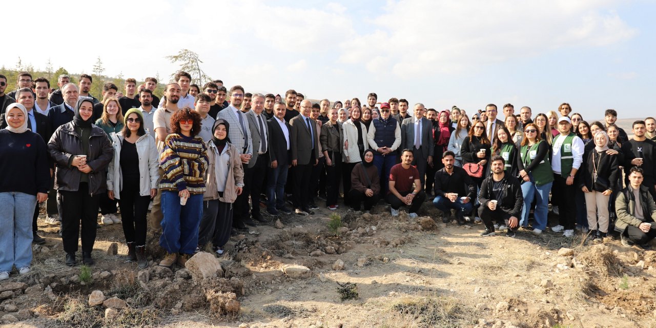 Konya’da üniversite öğrencileri yeşil bir gelecek için bir araya geldi