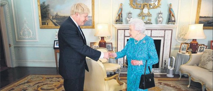 Kraliçe 2. Elizabeth, Başbakan Johnson'la en son ne zaman görüştü? Buckingham'dan açıklama...