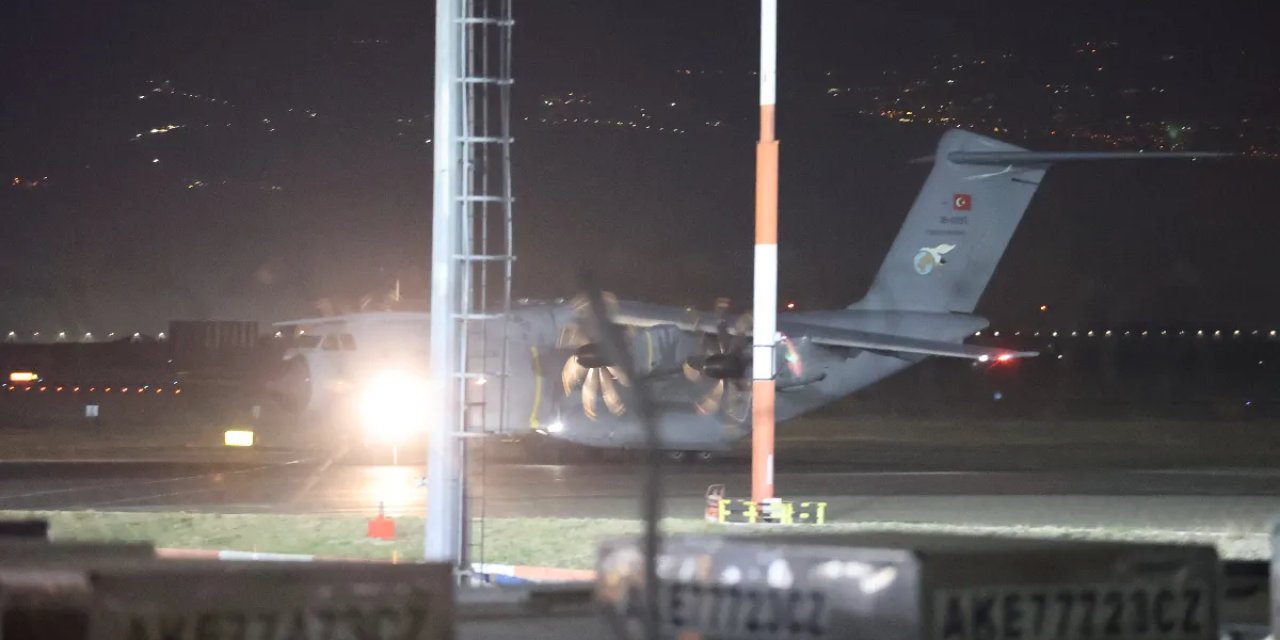 20 şehidimizin naaşlarını taşıyan uçak Ankara'ya ulaştı