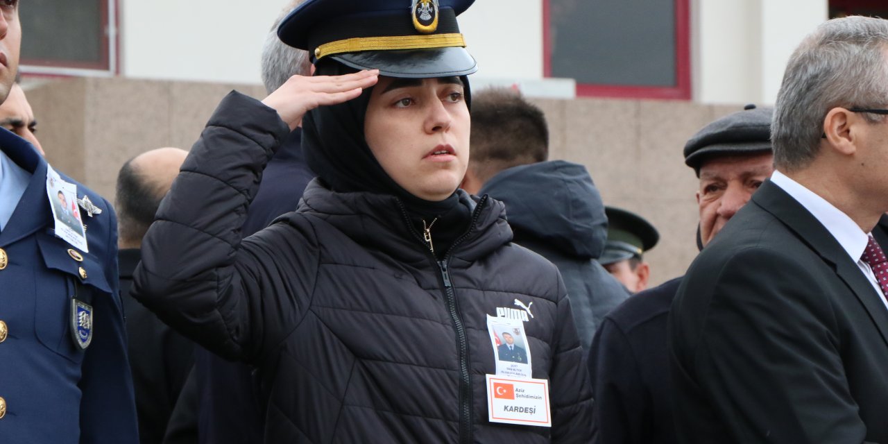 Şehit kardeşinden ağlatan asker selamı