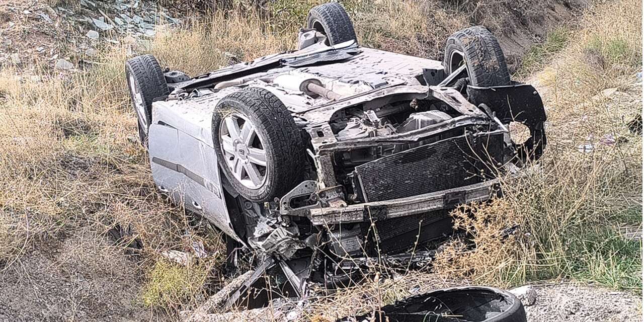 Şarampole devrilen araçta çok sayıda yaralı var