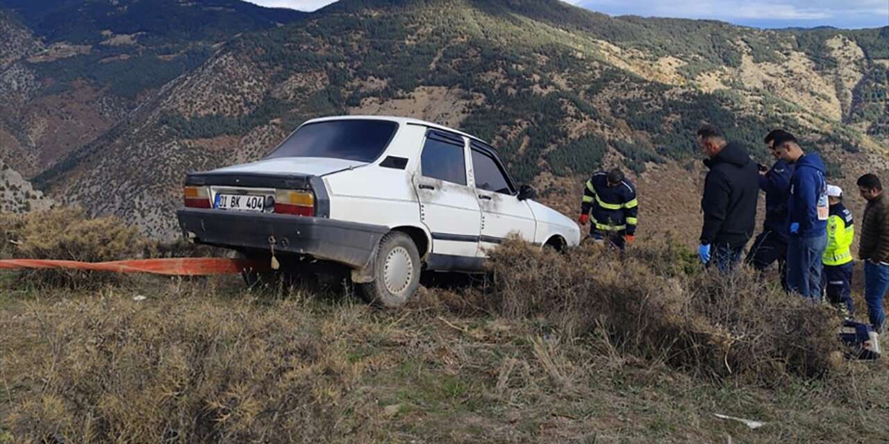 Tugay Yaşar, şarampole yuvarlanan araçtan atlamaya çalışırken can verdi