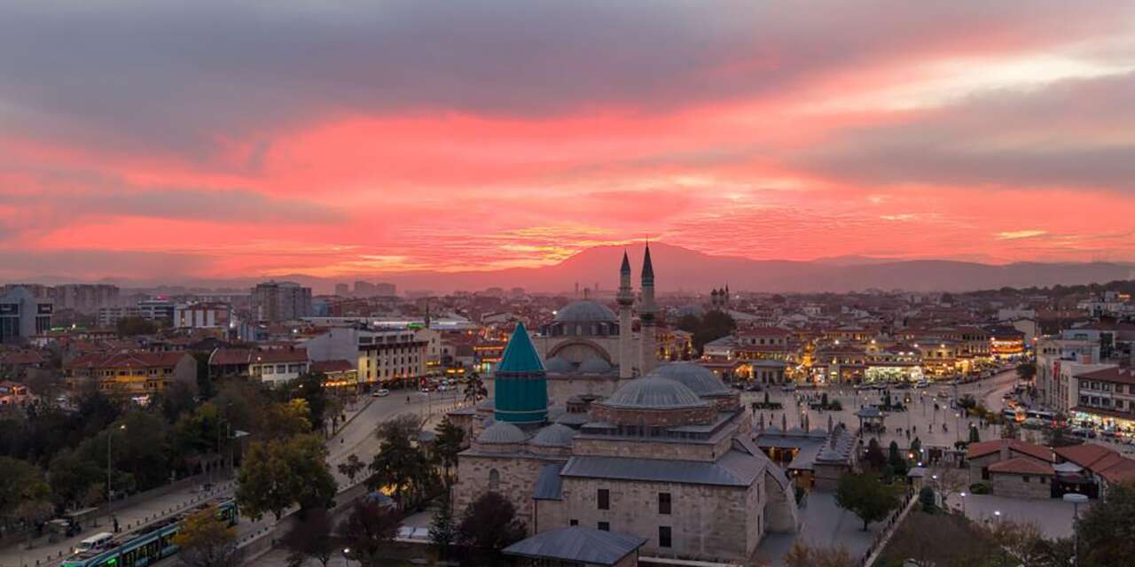Konya’nın sembollerinde büyüleyen gün batımı manzarası