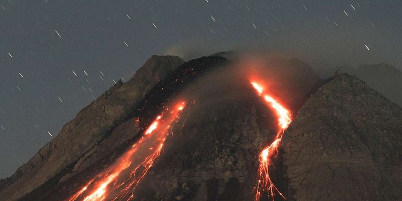 Yanardağda patlama! Küller 4 bin metre yükseldi