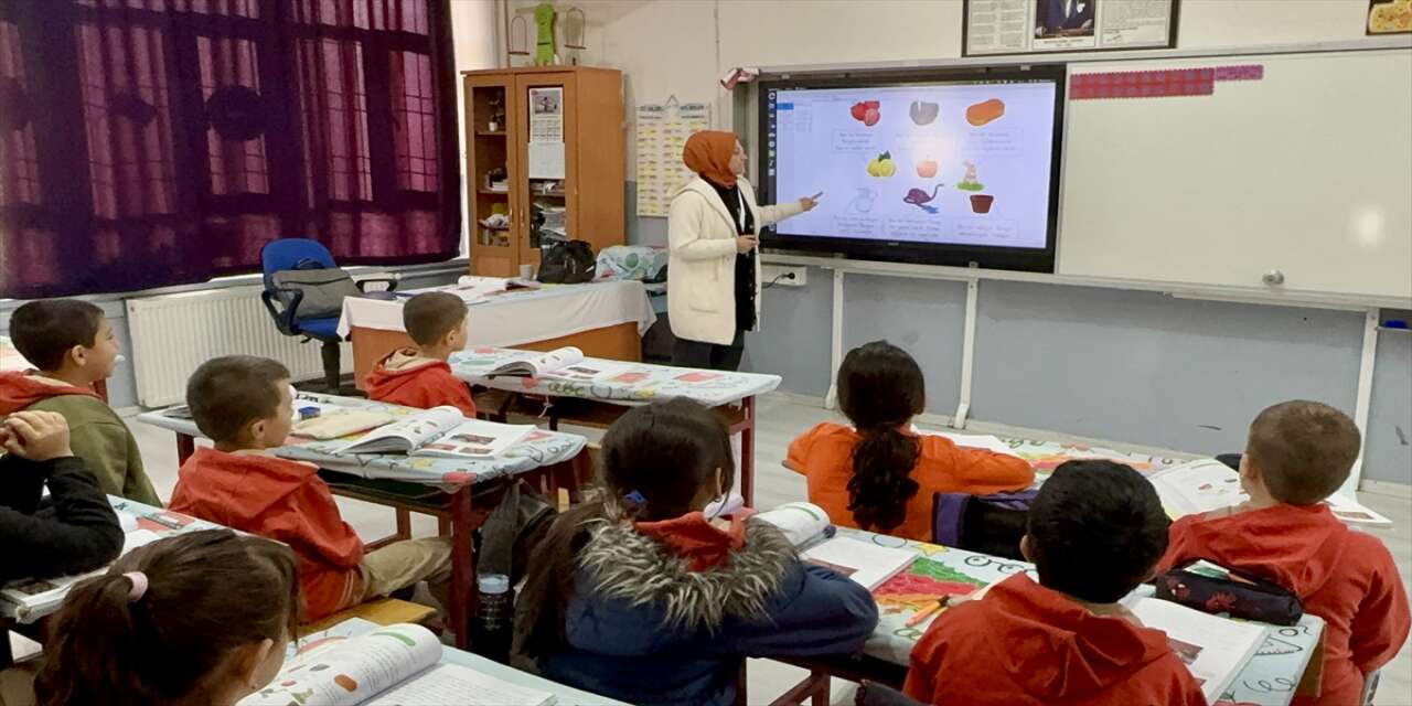 Okullarda ara tatil sonrası ilk ders zili çaldı