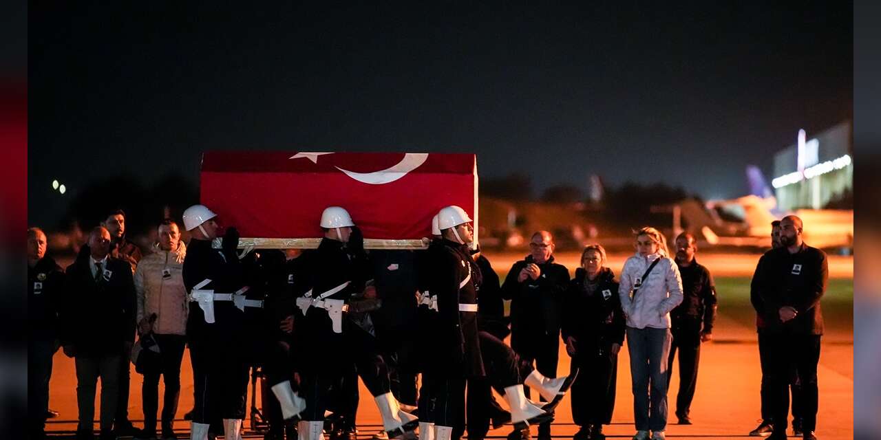 Şehit pilot Hasan Bahar’ın naaşı İstanbul’a getirildi