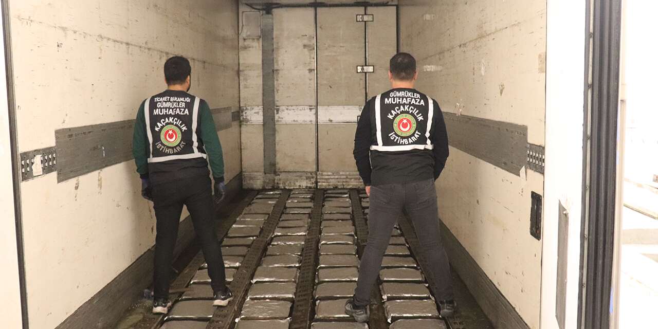 Bir haftada 1 ton uyuşturucu! Gümrük ekipleri kaçakçıları çökertti