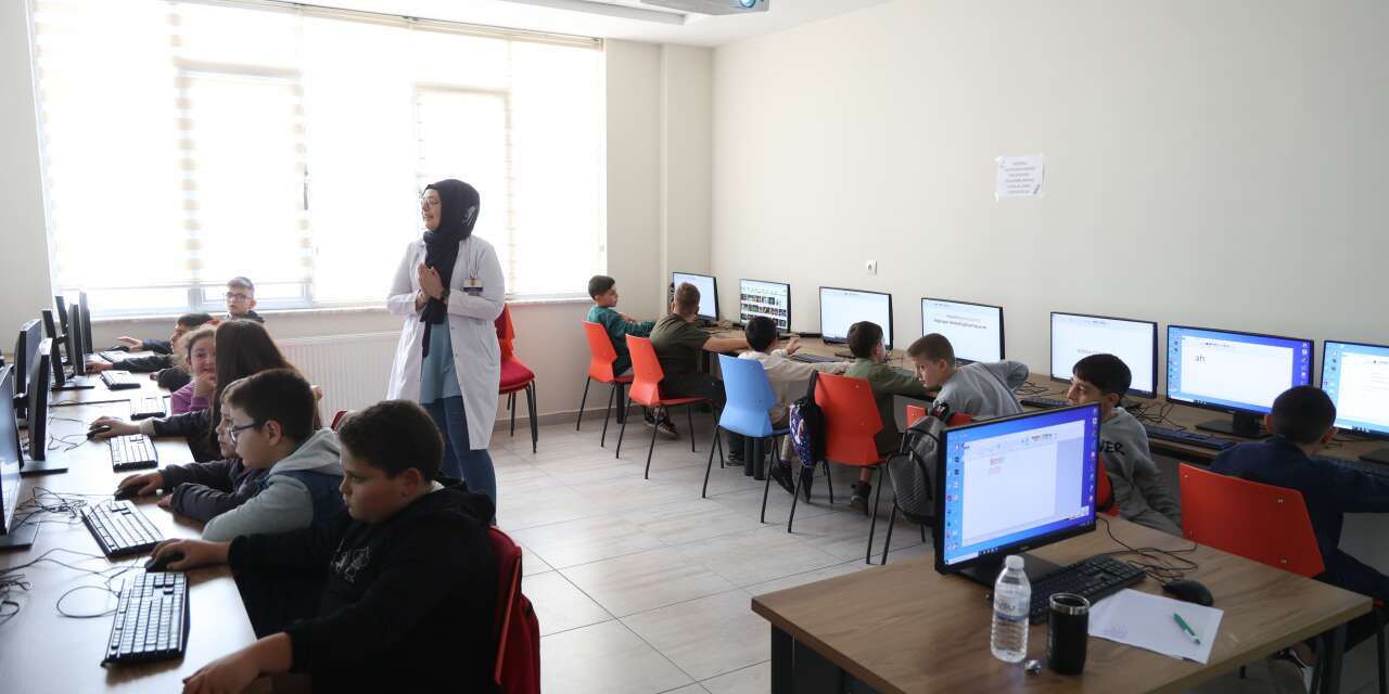 Konyalı gençler geleceğe KOMEK’le hazırlanıyor