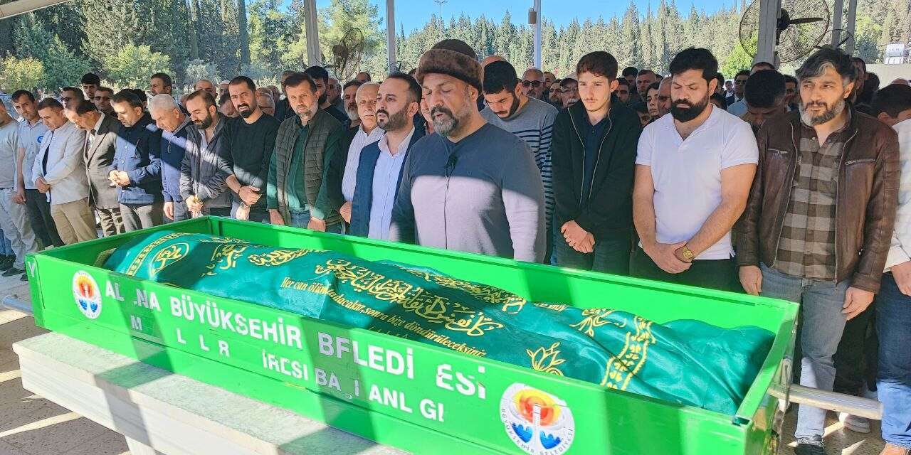 12 yaşındaki Miraç Çam’ın cenaze namazını babası üstlendi