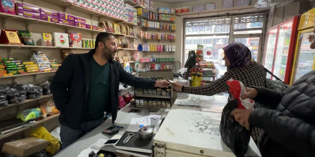 Günün güzel haberi! Dükkanını devrederken yaptığıyla gönülleri fethetti