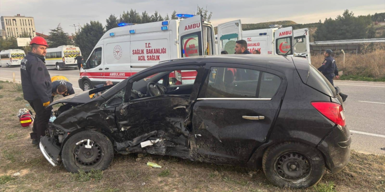 Konya plakalı otomobil kazaya karıştı! 1 ölü, 1 yaralı var