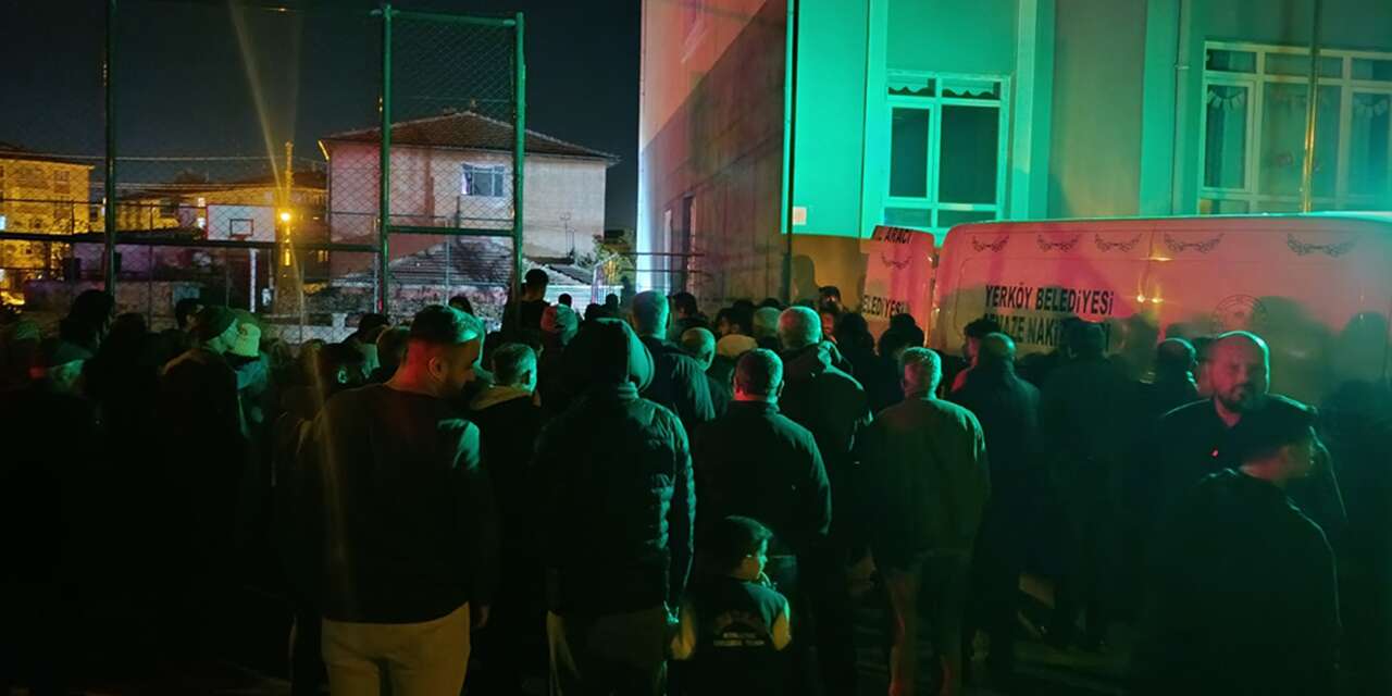 Okul bahçesinde şok ölüm