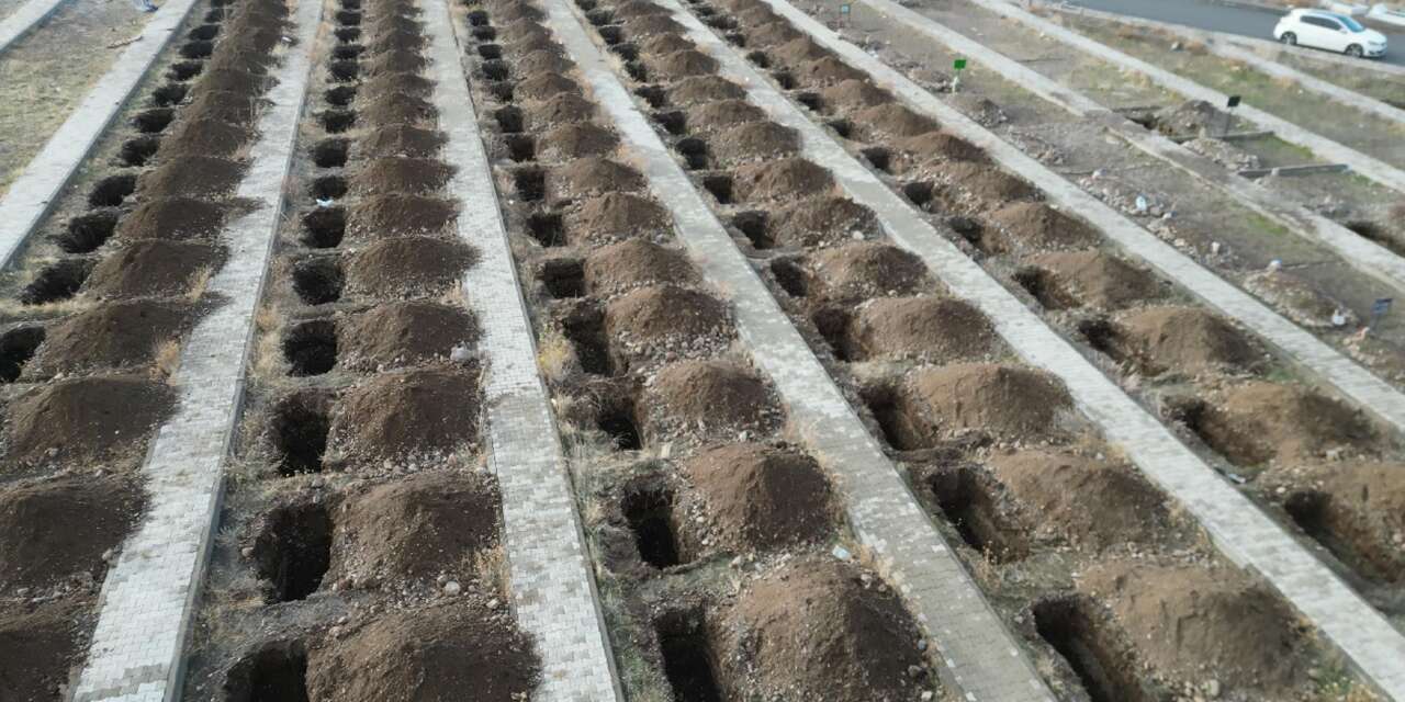 Dikkat çeken kış hazırlığı! 500 mezar kazıldı