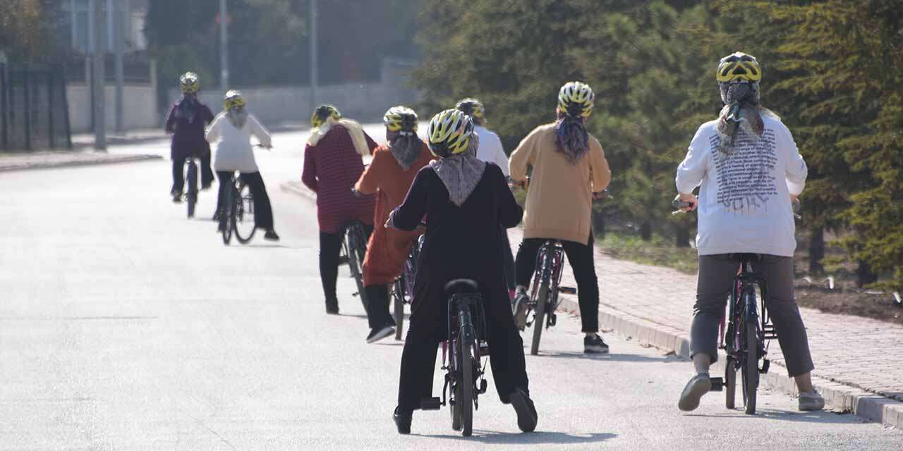 Türkiye’nin bisiklet şehri Konya’da kadınlara özgürlük getiren eğitim
