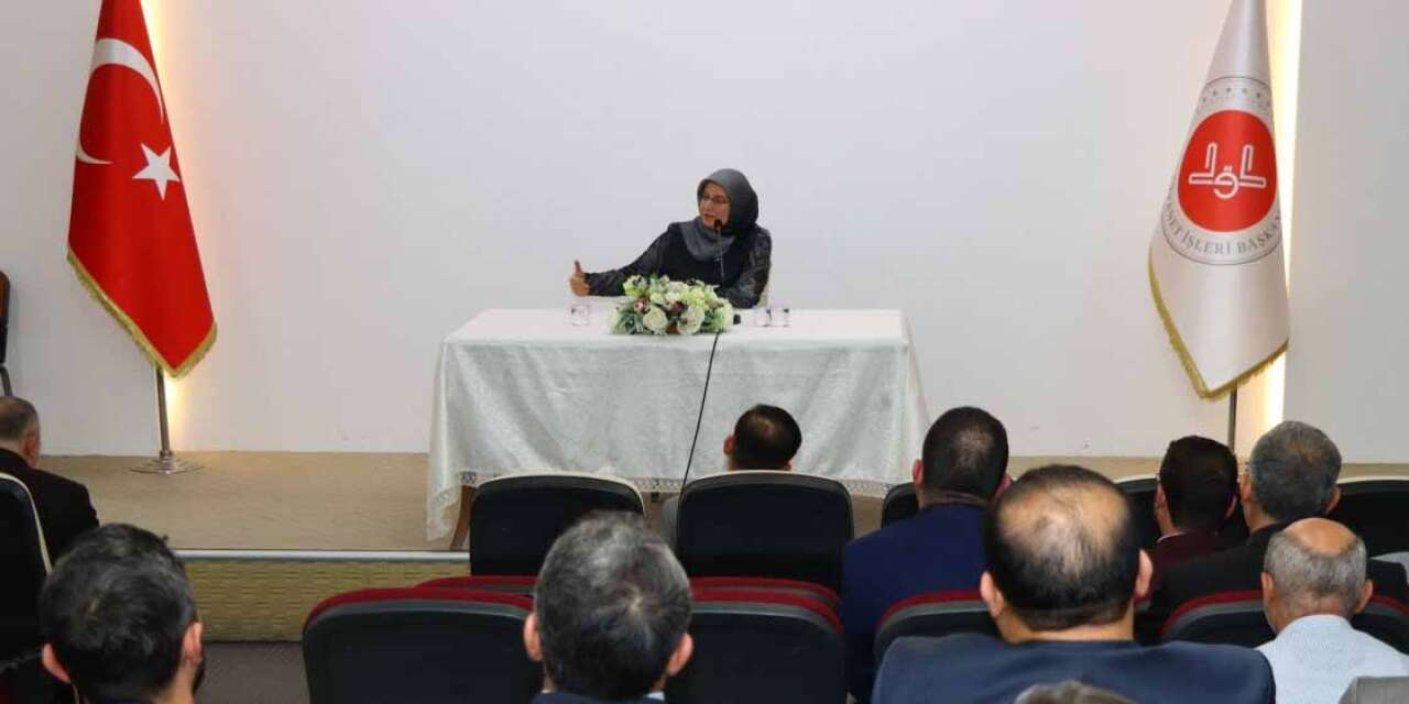 Konya İl Müftülüğünde Bilgiyle Güçlü Hizmet semineri