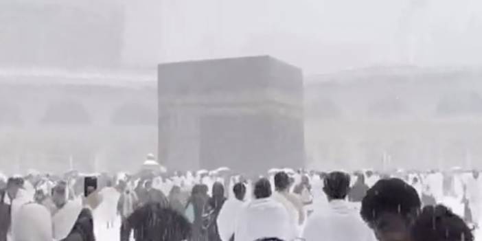 Kabe'de kar yağdığı iddiası