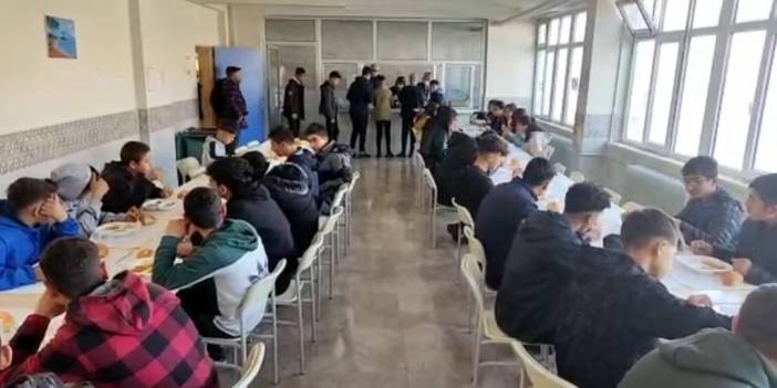 Konya Kulu'daki bin 100 öğrenciye ücretsiz yemek ikram ediliyor