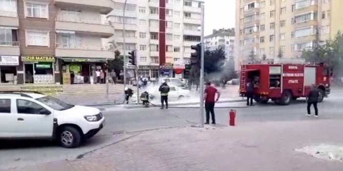 Konya’da seyir halindeki otomobil yandı