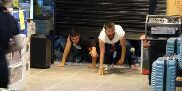 Telefonda indirim izdihamı! Silah zoruyla telefonuna el koydular