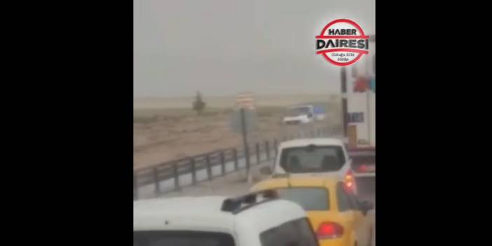 Sel suları şehirlerarası yolu kapattı
