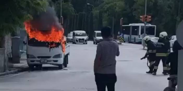 Konya’da seyir halindeki kamyonet alevler içinde kaldı