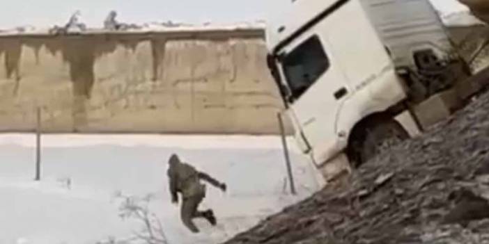 Tırın devrildiği kazada askerin ölümden döndüğü anlar kameraya yansıdı